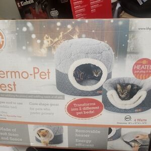Gray and White K&H Thermo-Pet Nest